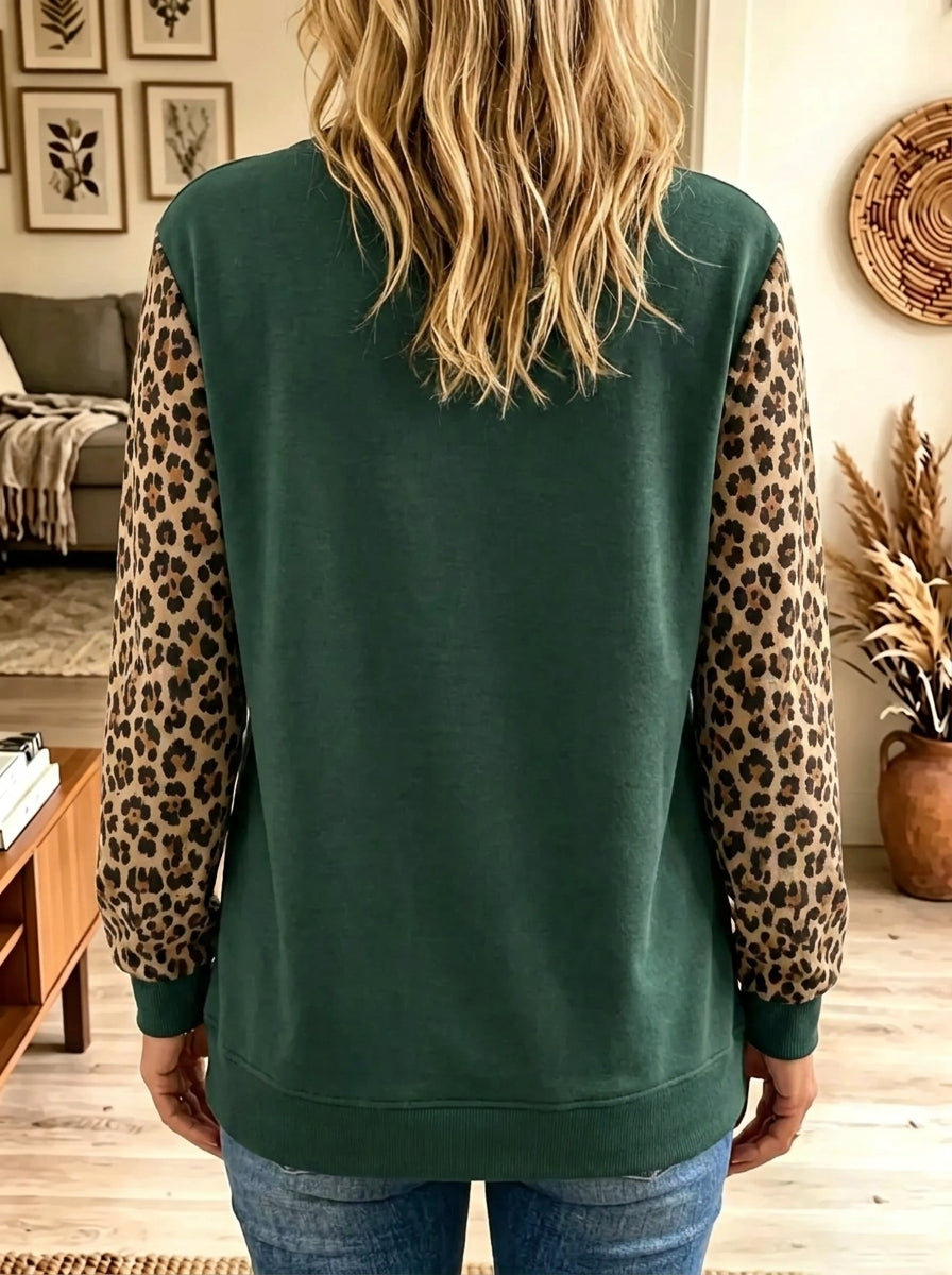 Women's Leopard Sleeve Merry Christmas Graphic Sweatshirt