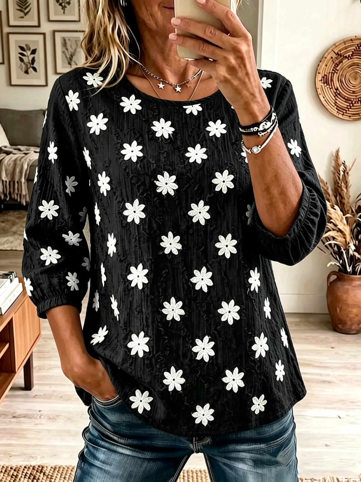 Women's Daisy Floral Textured 3/4 Sleeve Blouse